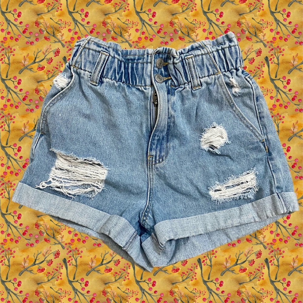 FOREVER 21 | HIGH WAIST RIPPED STYLE JEAN SHORTS